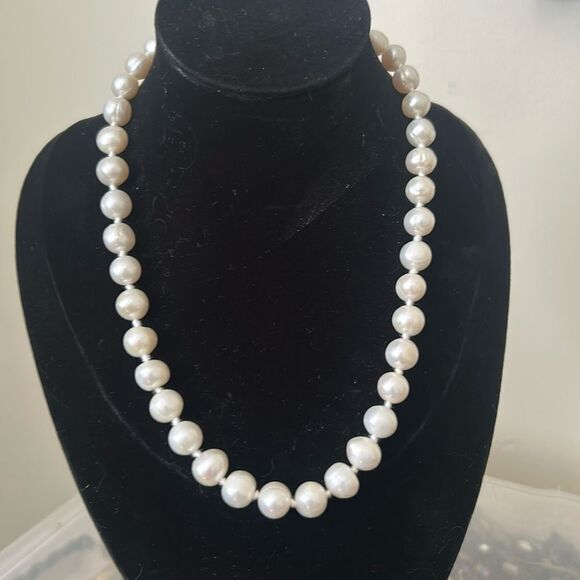 Elegant Authentic White Pearl Necklace - Picture 1 of 5